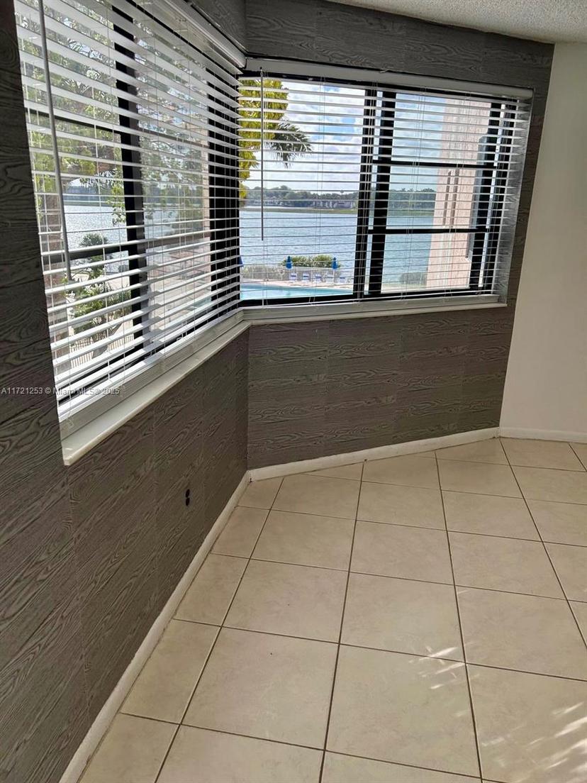 Picture of 20840 San Simeon Way # 304, Miami FL 33179