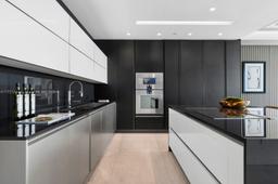 Picture of 100 S Pointe Dr, Miami Beach, FL 33139