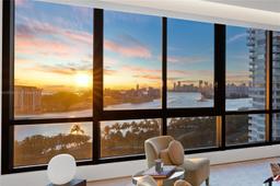 Picture of 100 S Pointe Dr, Miami Beach, FL 33139