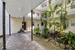 Picture of 8931 N New River Canal Rd # 1C, Plantation, FL 33324