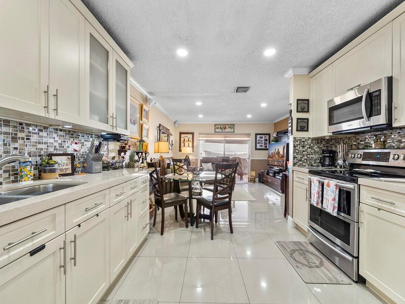 Picture of 13821 SW 102Nd Ter, Miami FL 33186
