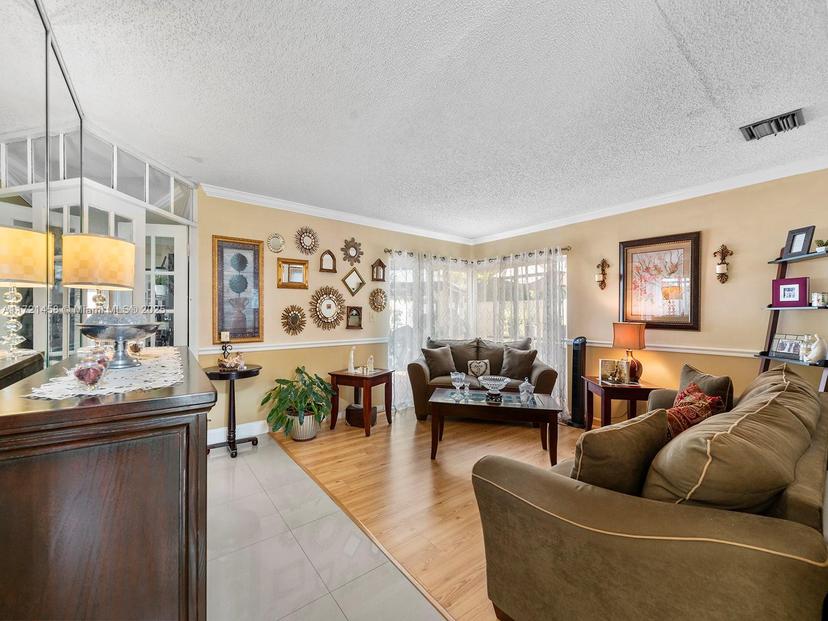 Picture of 13821 SW 102Nd Ter, Miami FL 33186