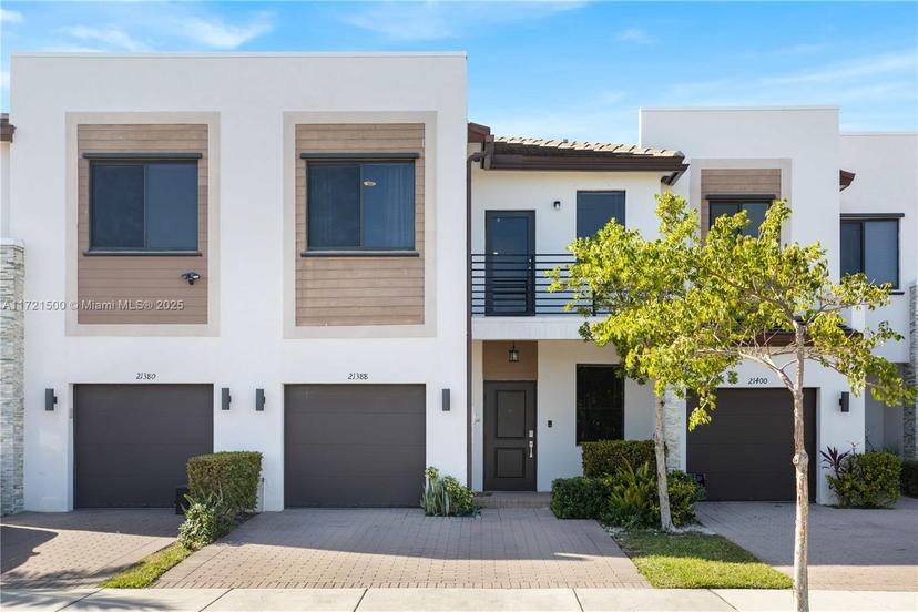Picture of 21388 NE 2Nd Ct, Miami FL 33179