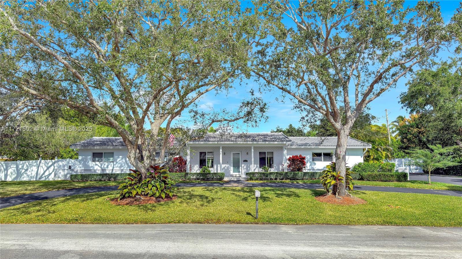 Picture of 8195 SW 151St St, Palmetto Bay, FL 33158