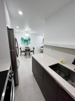 Picture of 3304 Virginia St # 6B, Miami, FL 33133