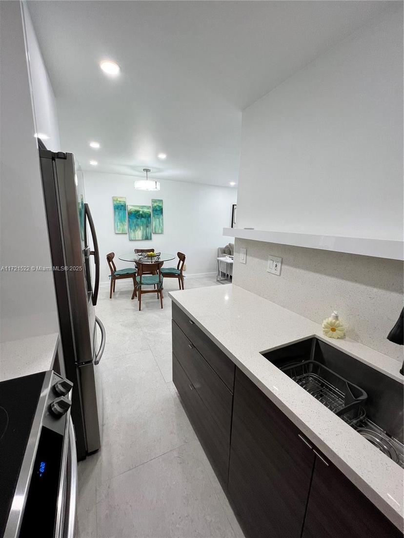 Picture of 3304 Virginia St # 6B, Miami FL 33133