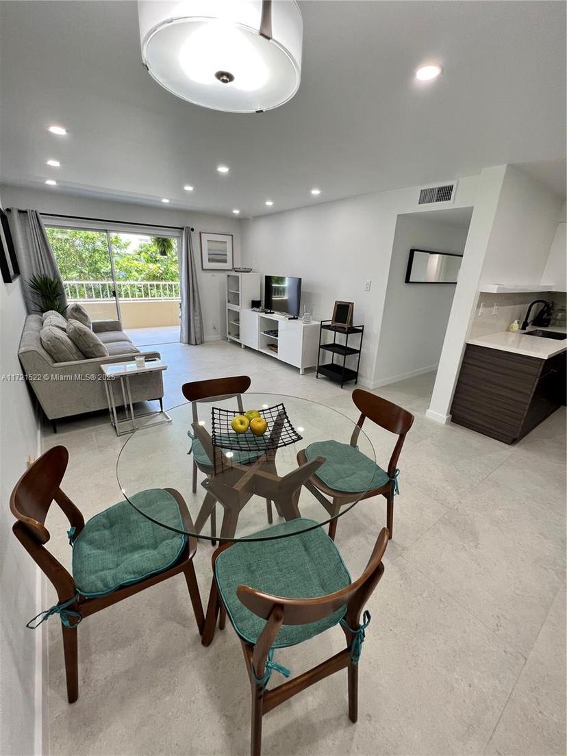 Picture of 3304 Virginia St # 6B, Miami FL 33133