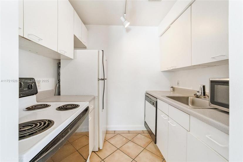 Picture of 924 NE 17Th Ter # 1, Fort Lauderdale FL 33304