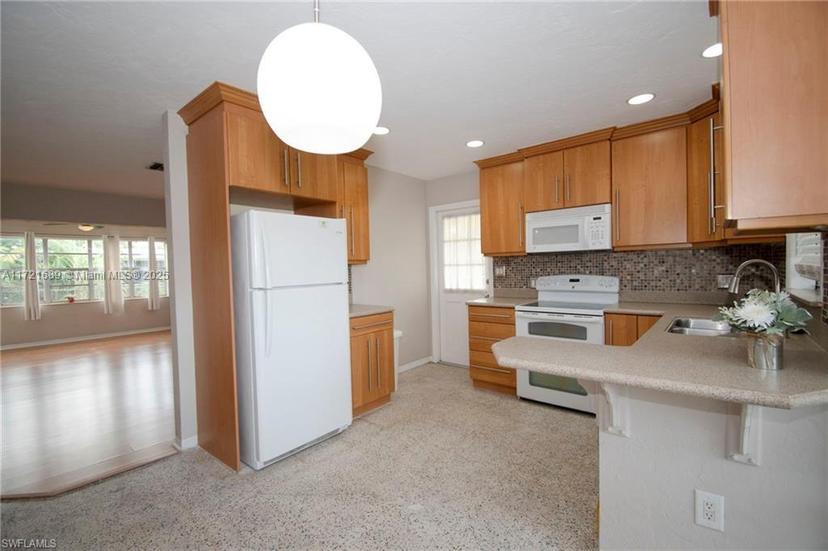 Picture of 1442 Bryon Rd, Fort Myers FL 33919