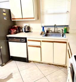 Picture of 9641 Riverside Dr # F6, Coral Springs, FL 33071