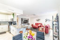 Picture of 360 Seville O # 0, Delray Beach, FL 33446
