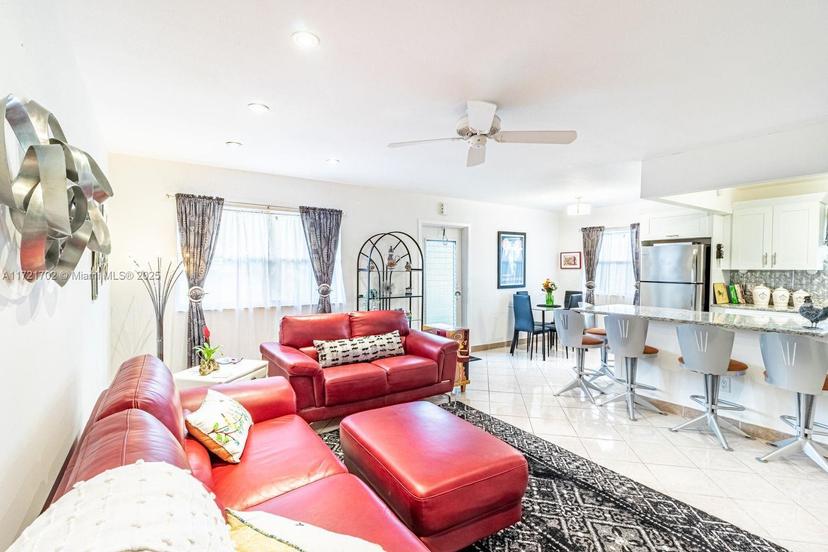 Picture of 360 Seville O # 0, Delray Beach FL 33446