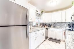 Picture of 360 Seville O # 0, Delray Beach, FL 33446