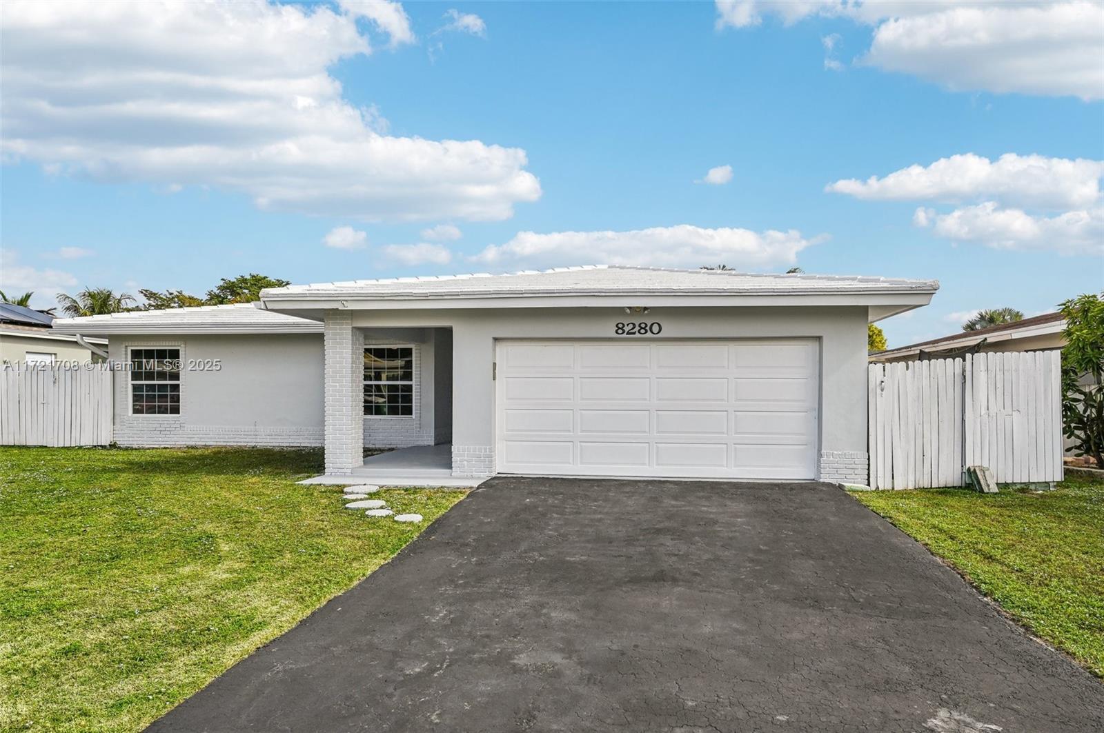 Picture of 8280 NW 68Th Ter, Tamarac, FL 33321