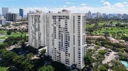 Picture of 20225 NE 34Th Ct # 817, Aventura, FL 33180