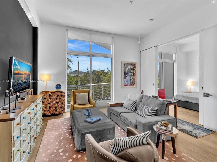 Picture of 2001 Meridian Ave # 404, Miami Beach FL 33139