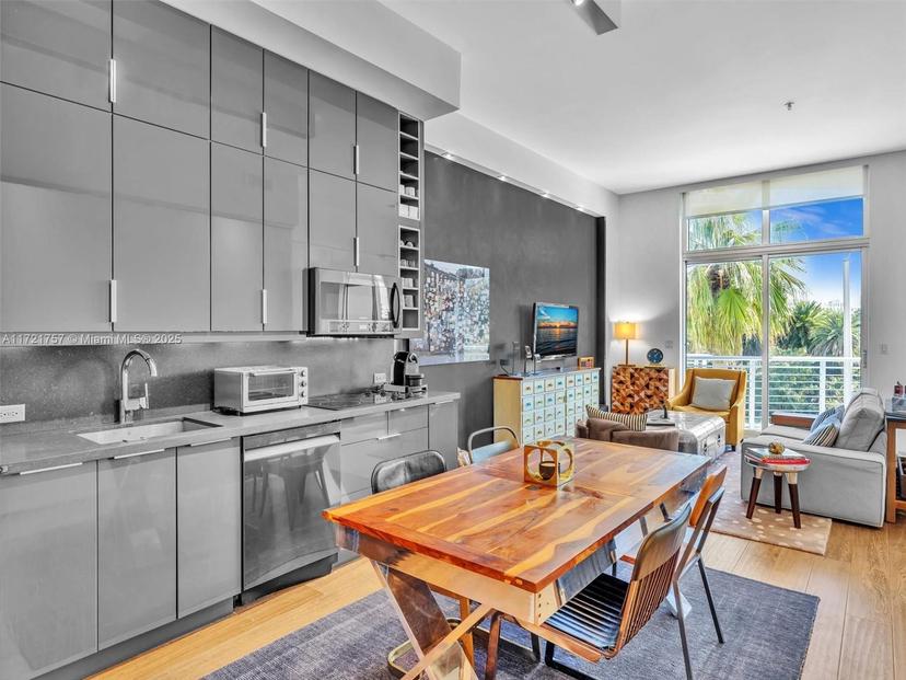 Picture of 2001 Meridian Ave # 404, Miami Beach FL 33139