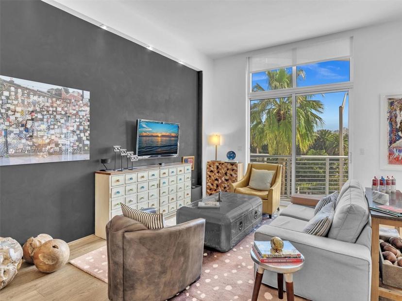 Picture of 2001 Meridian Ave # 404, Miami Beach FL 33139