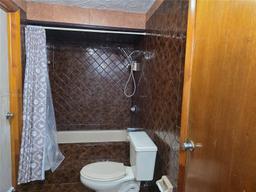Picture of 810 NE 2Nd Pl, Hialeah, FL 33010