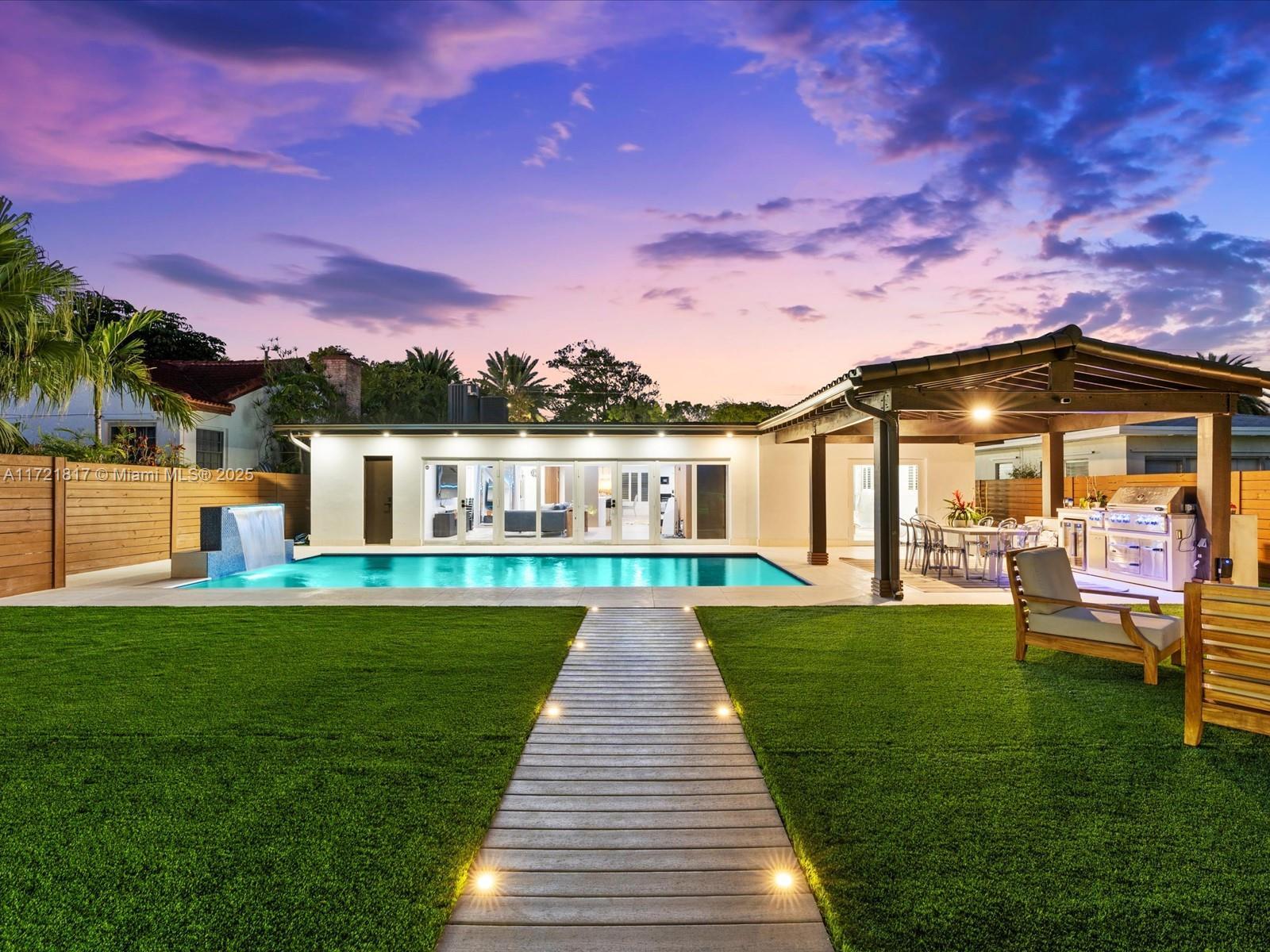 Picture of 1560 Cleveland Road, Miami Beach, FL 33141