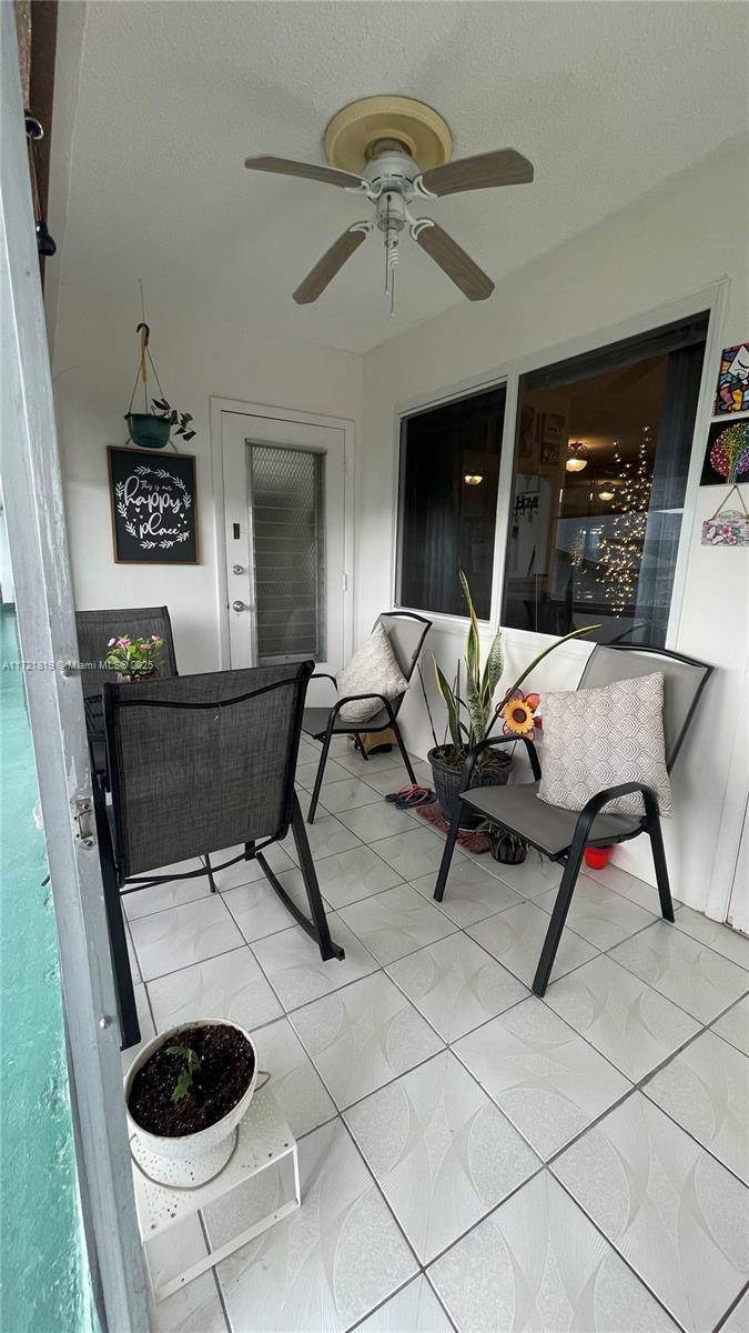 Picture of 5300 Washington St # J312, Hollywood FL 33021