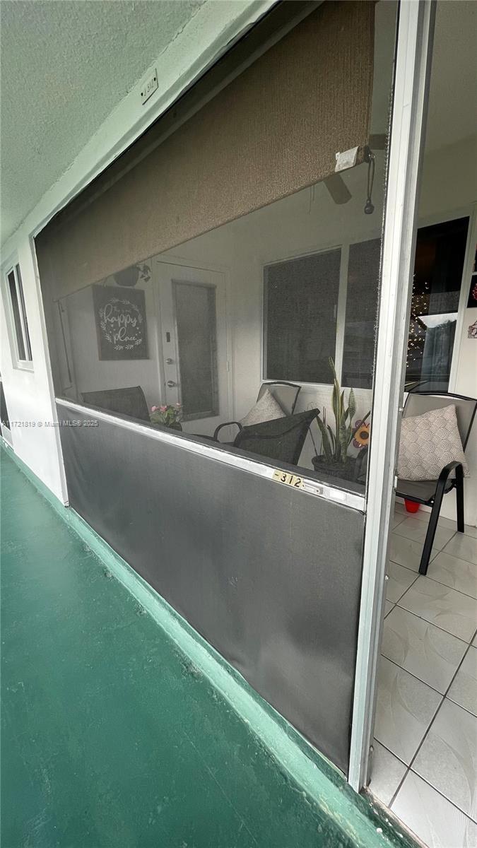 Picture of 5300 Washington St # J312, Hollywood FL 33021
