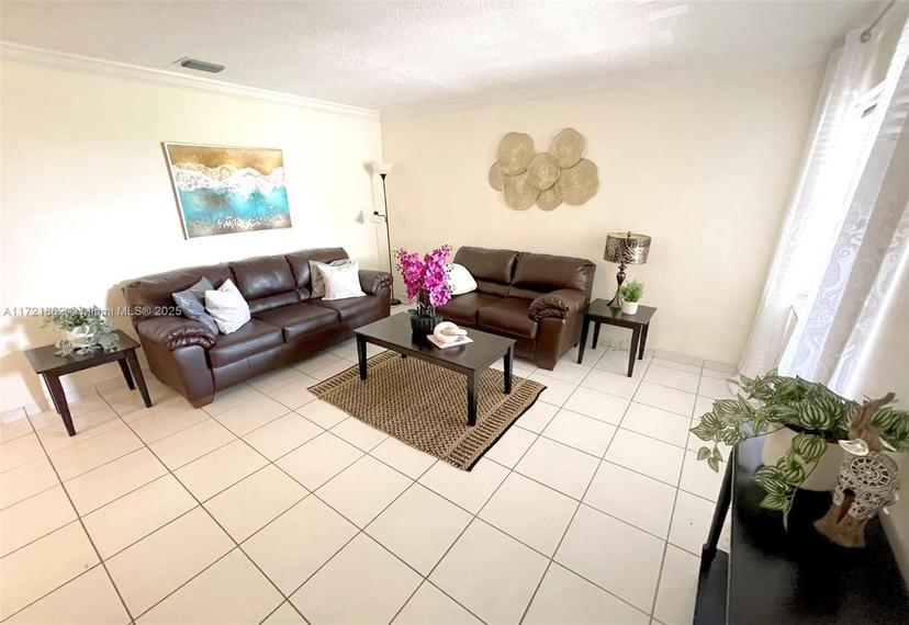 Picture of 16790 NE 14Th Ave # 304, Miami FL 33162