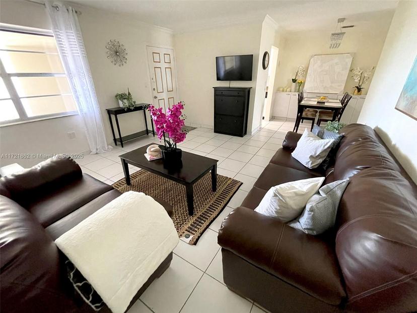 Picture of 16790 NE 14Th Ave # 304, Miami FL 33162
