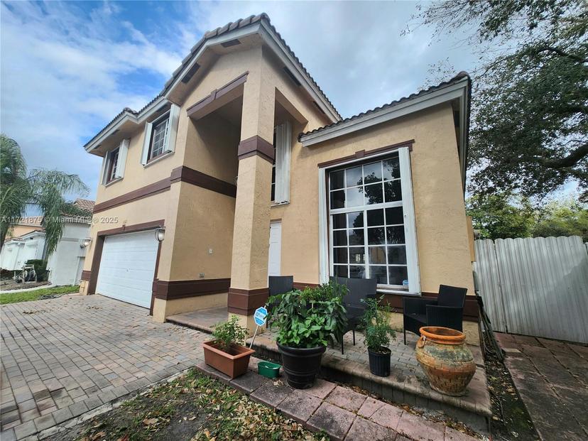 Picture of 5323 NW 109Th Ct, Doral FL 33178