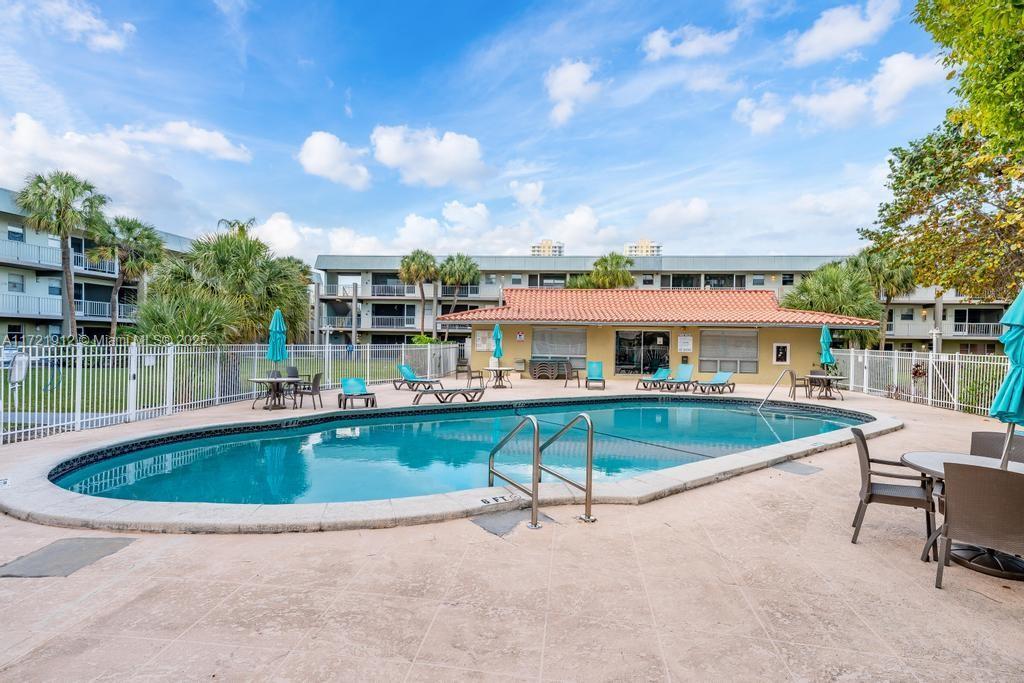 Picture of 250 Layne Blvd # 312, Hallandale Beach, FL 33009