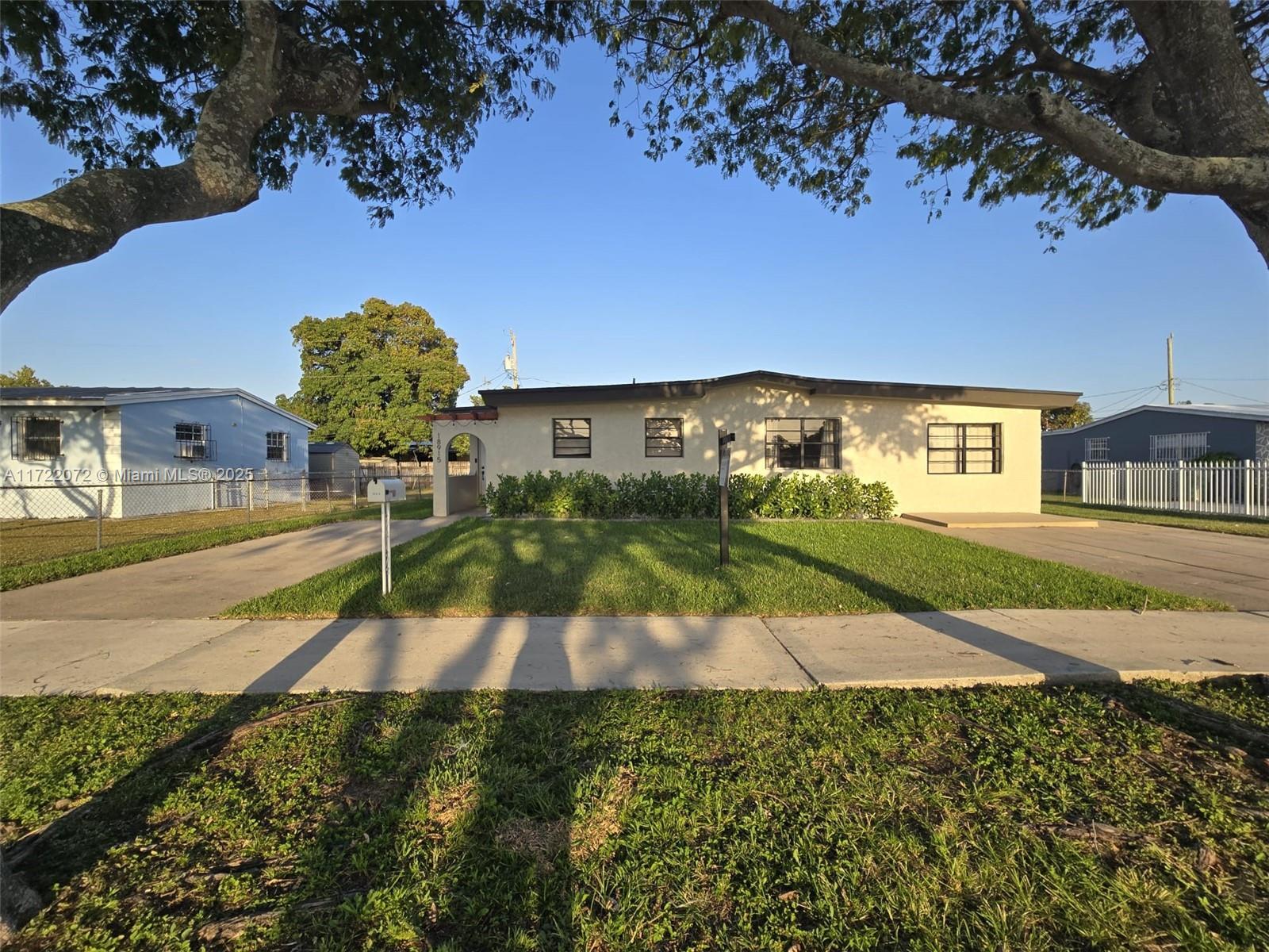 Picture of 18915 NW 44Th Ct, Miami Gardens, FL 33055