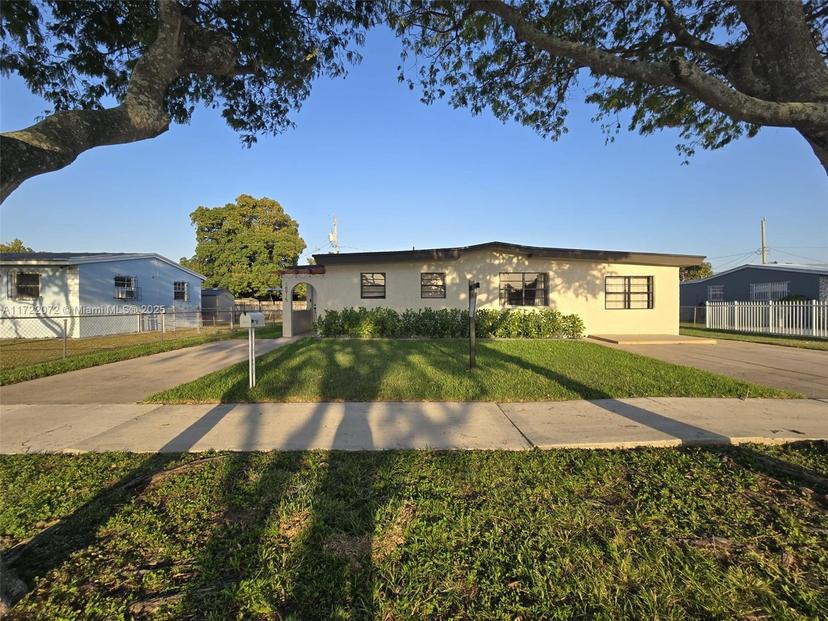 Picture of 18915 NW 44Th Ct, Miami Gardens FL 33055