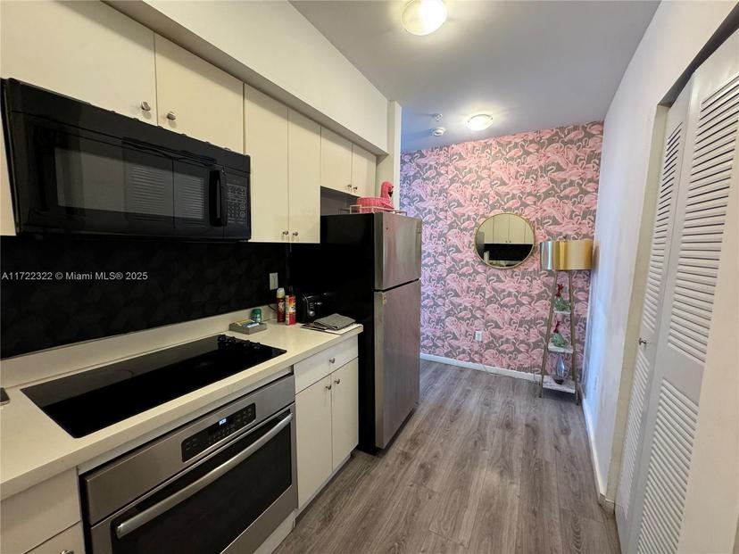 Picture of 810 7 St # 207, Miami Beach FL 33139