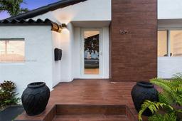 Picture of 1615 Bay Dr, Miami Beach, FL 33141