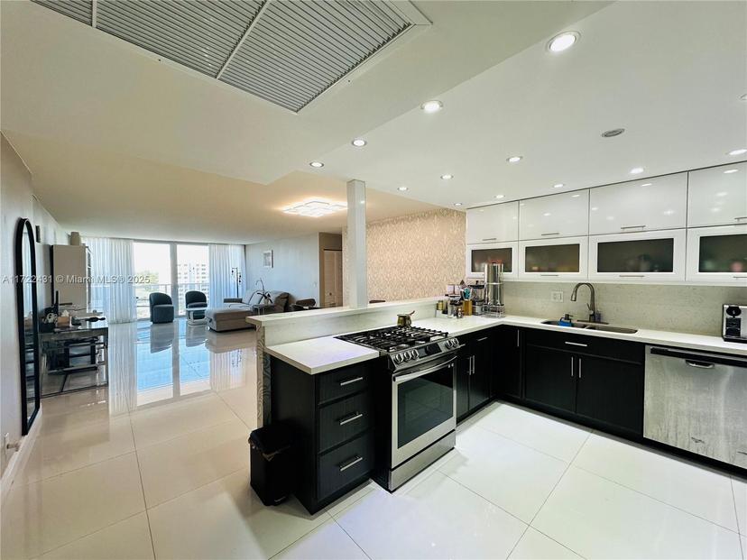 Picture of 3140 S Ocean Dr # 710, Hallandale Beach FL 33009
