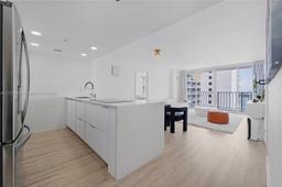 Picture of 7601 E Treasure Dr # 2209, North Bay Village, FL 33141