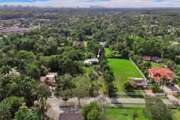Picture of 420 NE 154Th St, Miami, FL 33162