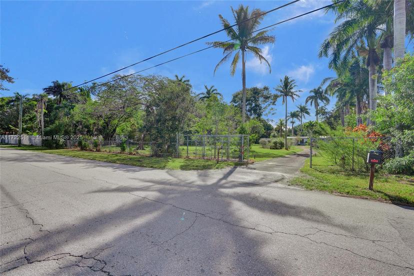 Picture of 420 NE 154Th St, Miami FL 33162