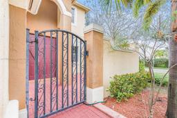 Picture of 2039 NE 6Th Ct, Homestead, FL 33033