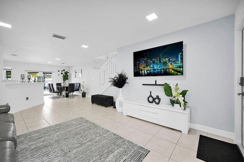 Picture of 7327 NW 173Rd Dr # 103, Hialeah FL 33015
