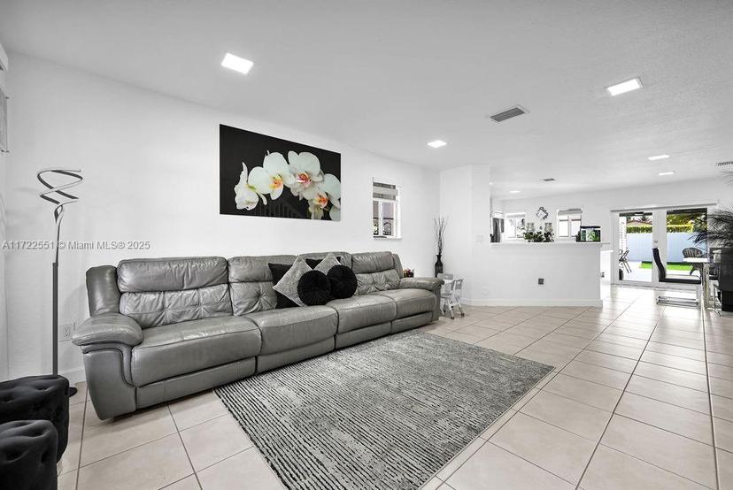 Picture of 7327 NW 173Rd Dr # 103, Hialeah FL 33015