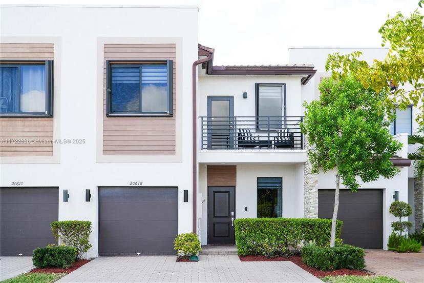Picture of 20618 NE 2Nd Ct, Miami FL 33179