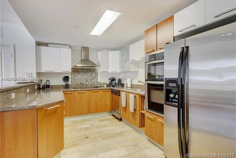 Picture of 170 SE 14Th St # 2408, Miami FL 33131