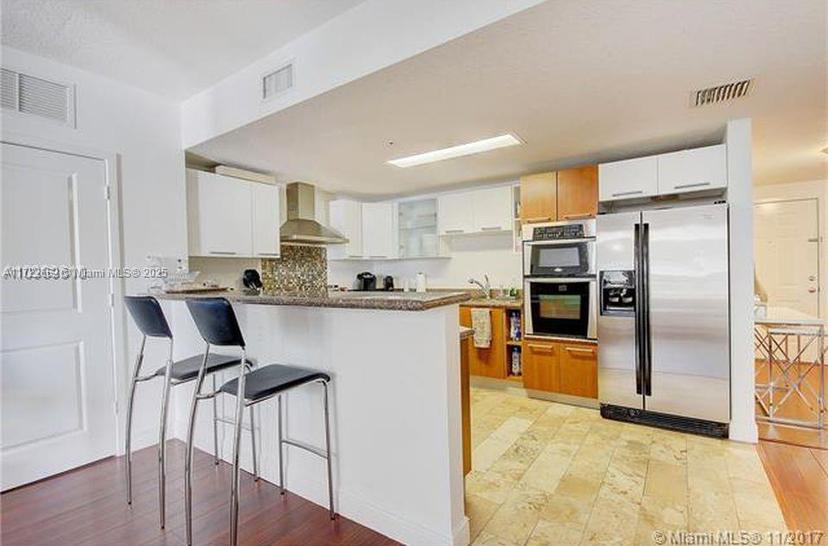 Picture of 170 SE 14Th St # 2408, Miami FL 33131