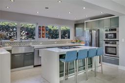 Picture of 9365 Dickens Ave, Surfside, FL 33154