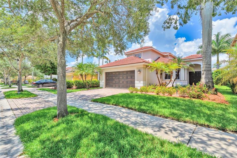 Picture of 1632 NE Winterberry Ln, Weston FL 33327