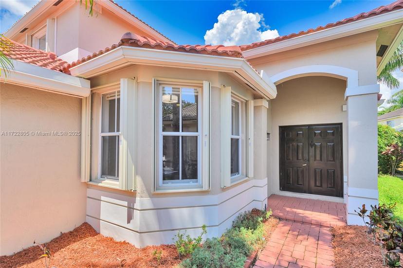 Picture of 1632 NE Winterberry Ln, Weston FL 33327