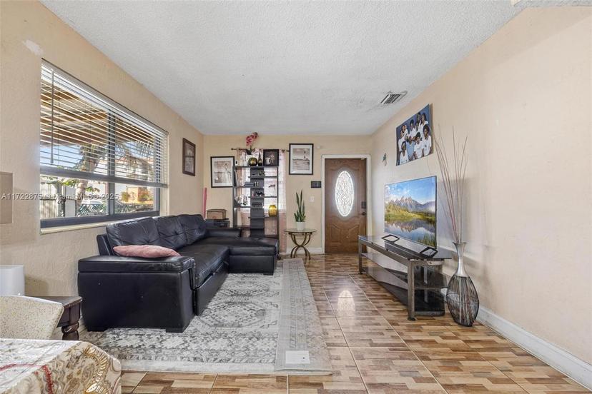 Picture of 620 NE 137Th St, North Miami FL 33161