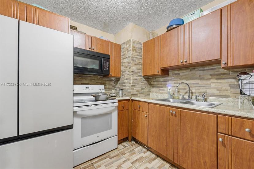 Picture of 620 NE 137Th St, North Miami FL 33161