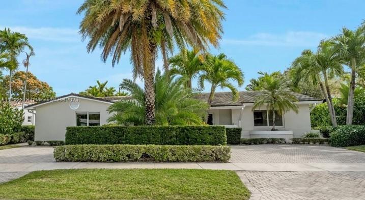 Picture of 20405 NE 22Nd Pl, Miami, FL 33180